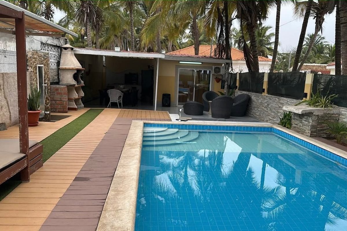 Casa W (T5) com piscina, perto da praia, Mussulo